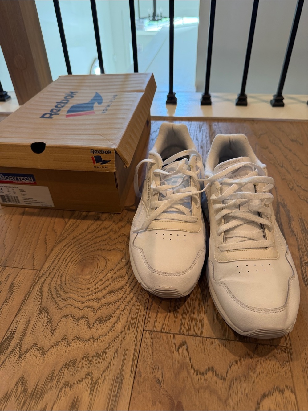 Reebok Men's White Leather Sneakers
